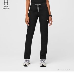 Figs Size small tall and small top